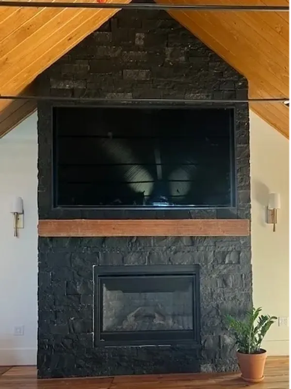 Champlain Black Installed